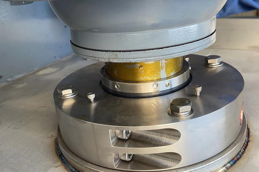 Lucht leanúna lártheifeacha sceitheadh ​​nialasach